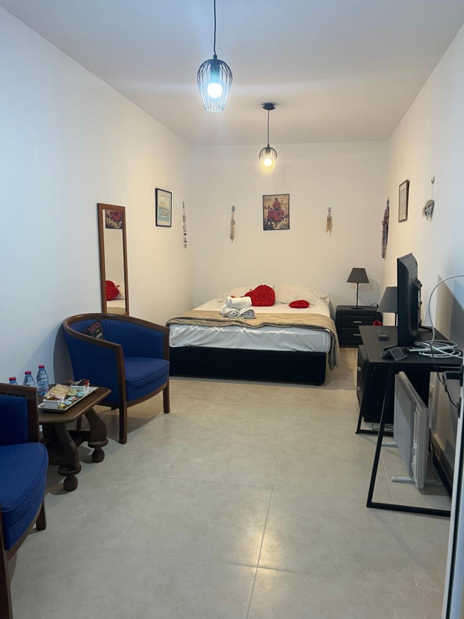 Charalambous Apartment Paphos Eksteriør billede