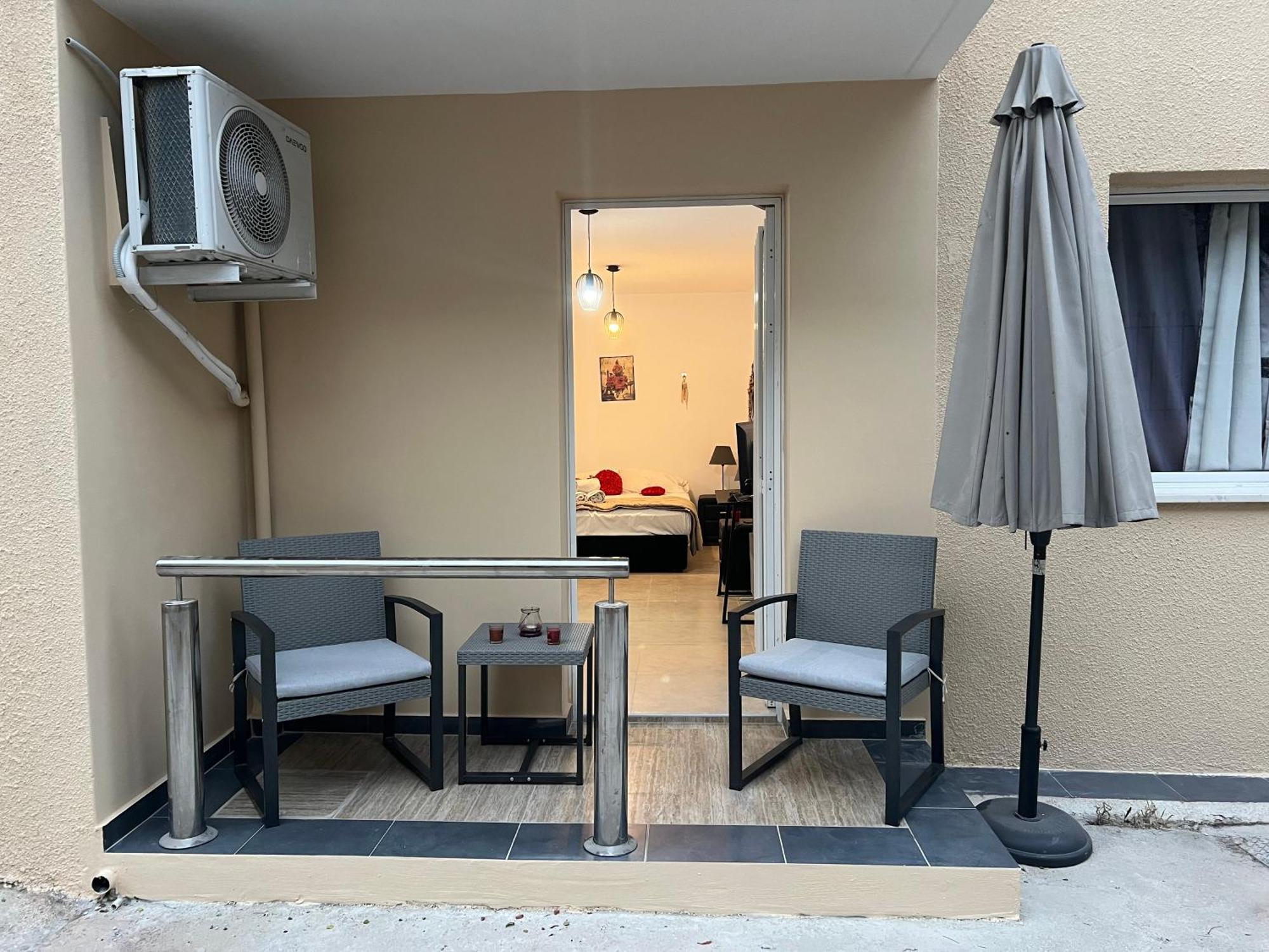 Charalambous Apartment Paphos Eksteriør billede